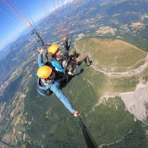 Baptême de parapente en thermique au-dessus des sommets du Trièves, départ de Mens.
